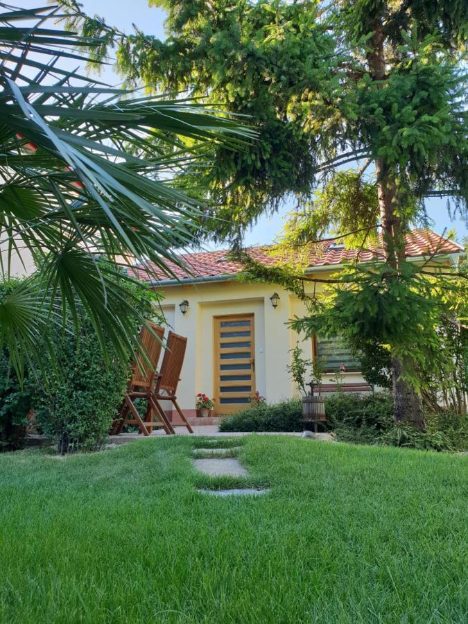 Fuered Deluxe Garden Apartment Balatonfured Exterior photo