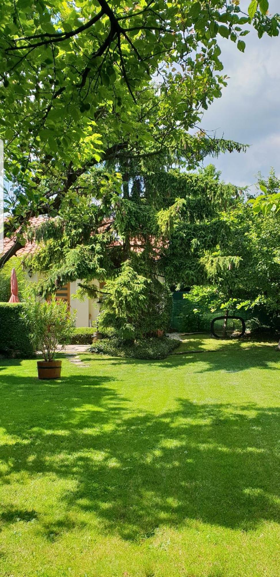 Fuered Deluxe Garden Apartment Balatonfured Exterior photo