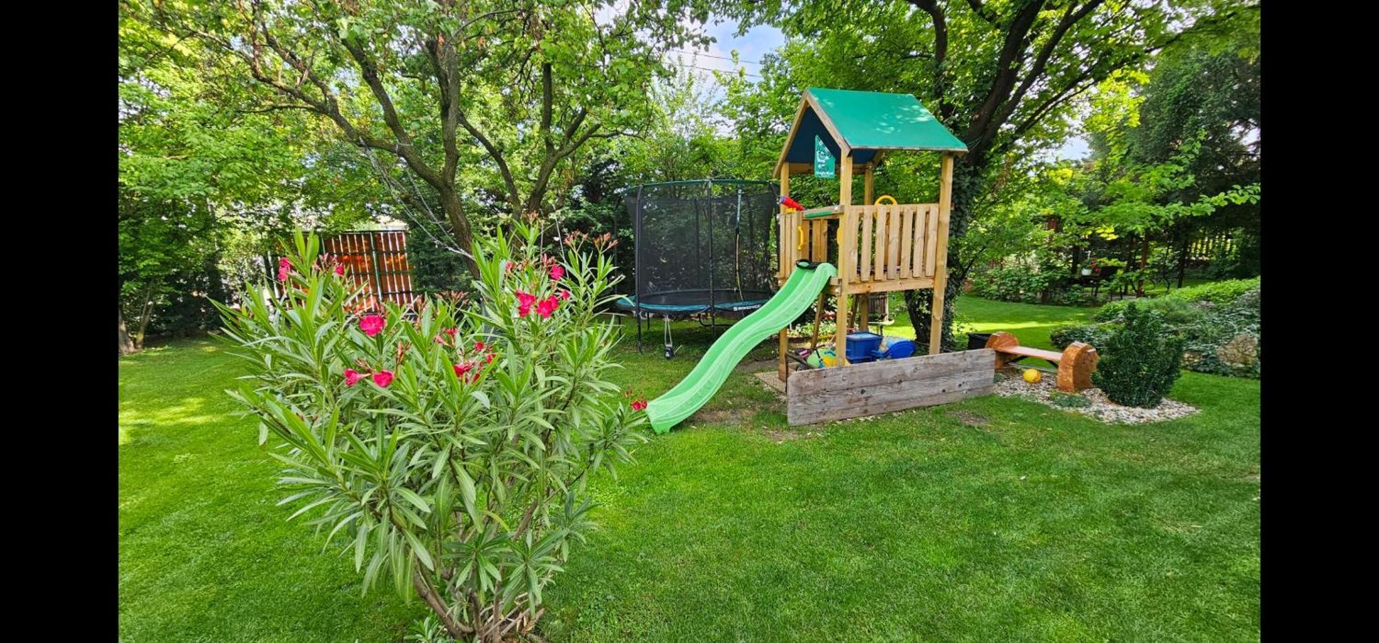 Fuered Deluxe Garden Apartment Balatonfured Exterior photo